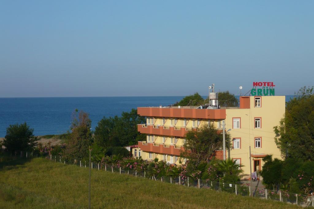 Hotel Gruen Kızılot Bagian luar foto