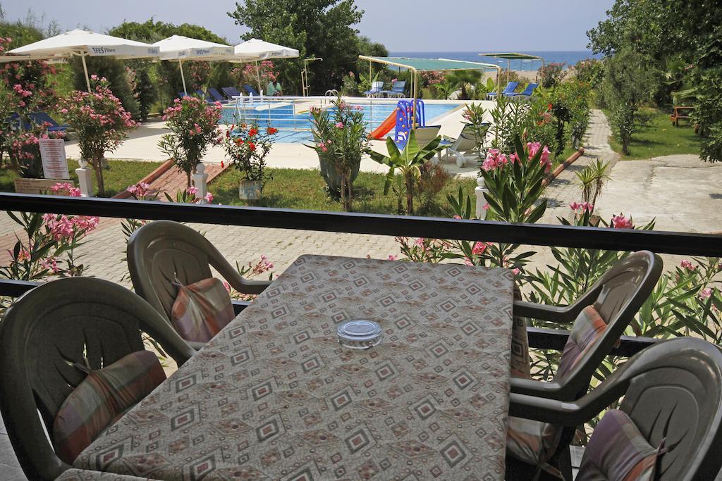 Hotel Gruen Kızılot Bagian luar foto